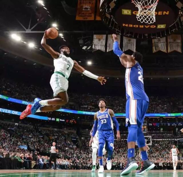 他效力于英 他效力于英